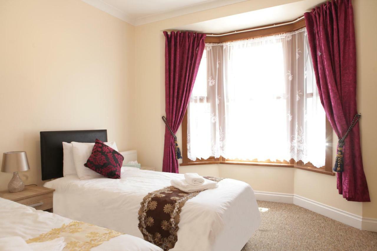 Hr Accommodation Londra Exterior foto