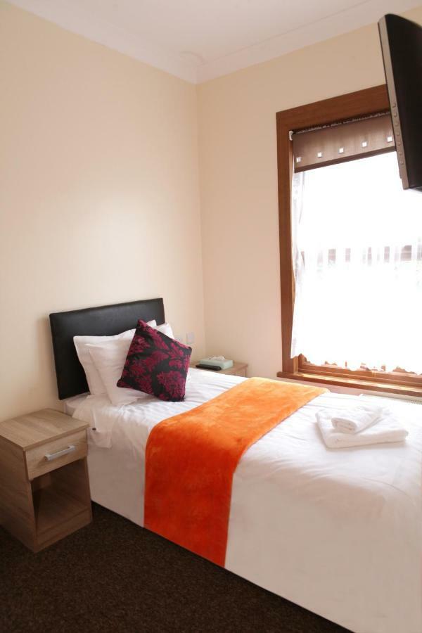 Hr Accommodation Londra Exterior foto